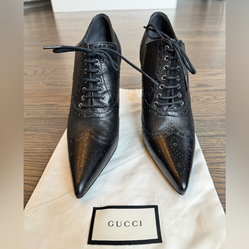 Nearly new - Gucci Malaga Black Oxford Bootie Pointed Toe Sz 39